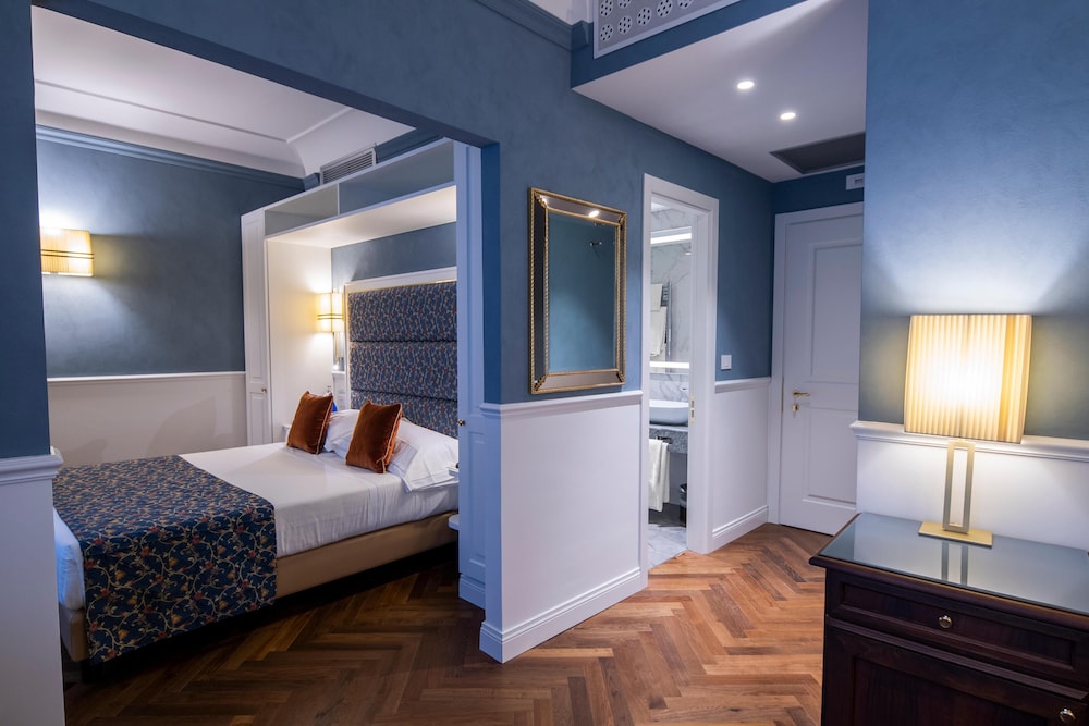 Rivoli Boutique Hotel — Hotel rooms in Florence, Tuscany