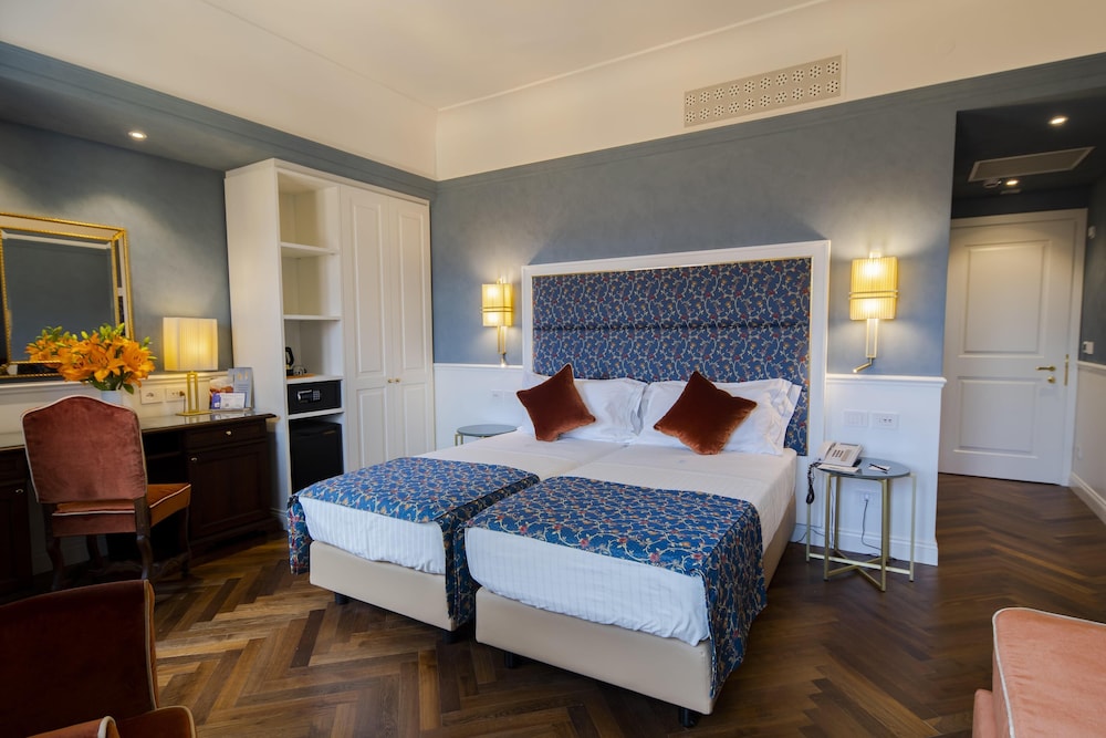 Rivoli Boutique Hotel — Hotel rooms in Florence, Tuscany