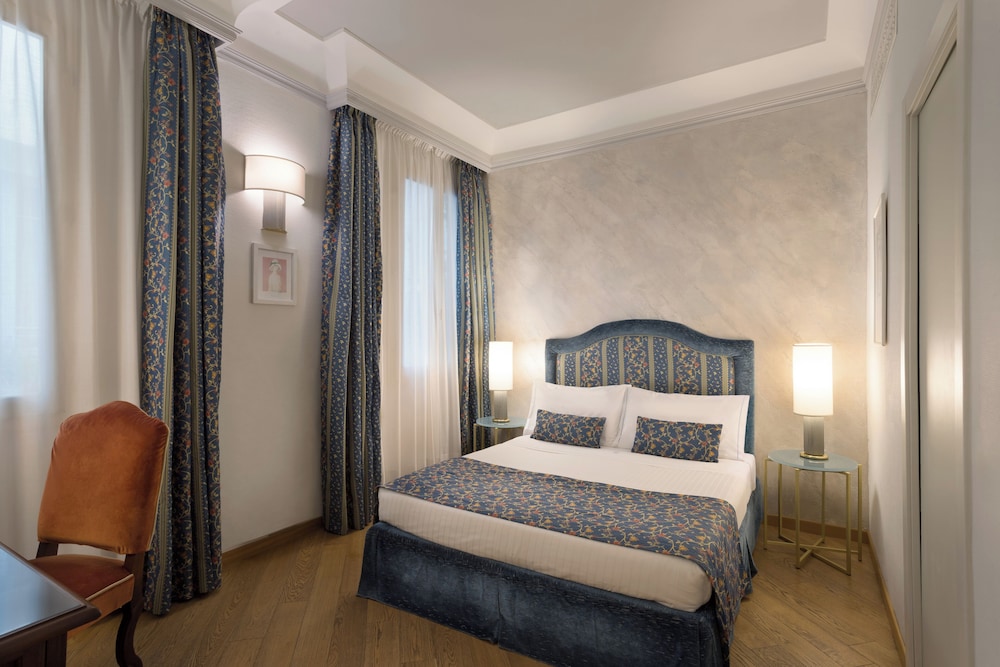 Rivoli Boutique Hotel — Hotel rooms in Florence, Tuscany