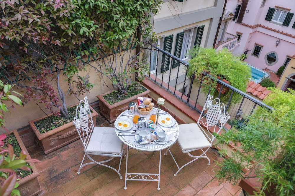 Rivoli Boutique Hotel — Hotel building in Florence, Tuscany