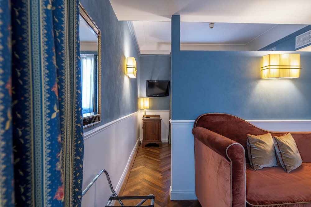 Rivoli Boutique Hotel — Hotel rooms in Florence, Tuscany