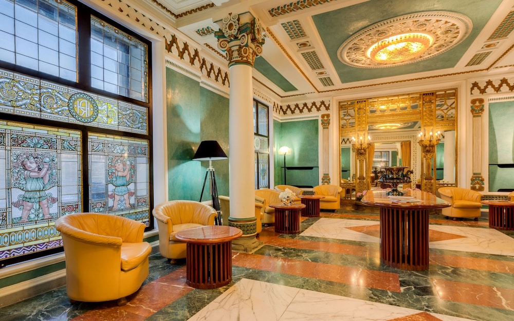 Hotel Roma — Hotel building in Florence, Tuscany