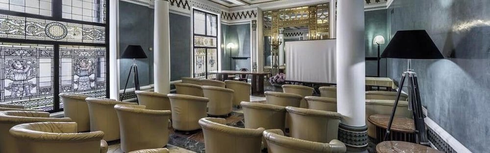 Hotel Roma — Hotel building in Florence, Tuscany