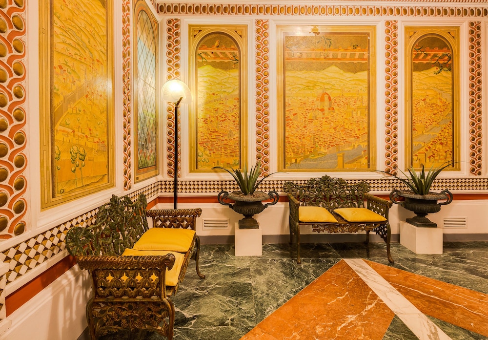 Hotel Roma — Hotel building in Florence, Tuscany