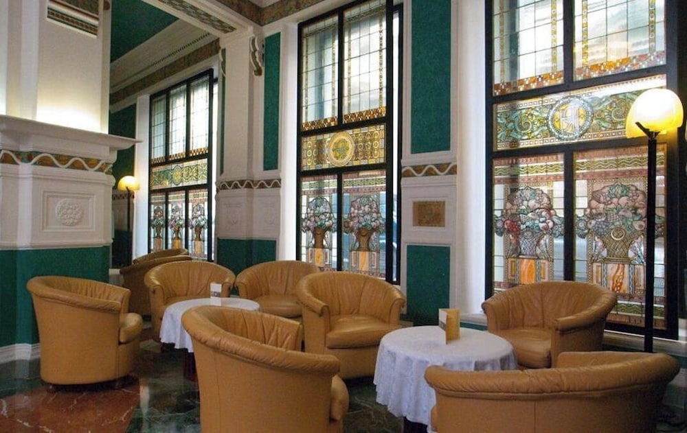 Hotel Roma — Restaurant & bars in Florence, Tuscany