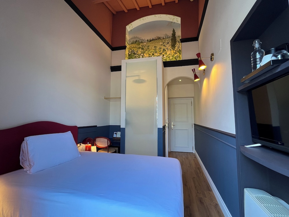 JOIVY Together Florence Secret Nest — Hotel rooms in Florence, Tuscany