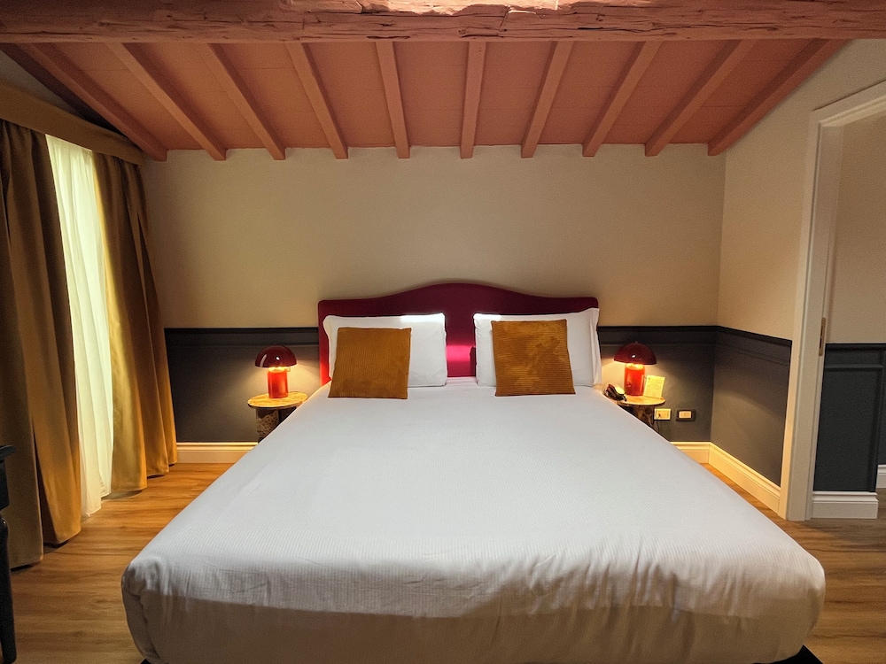 JOIVY Together Florence Secret Nest — Hotel rooms in Florence, Tuscany