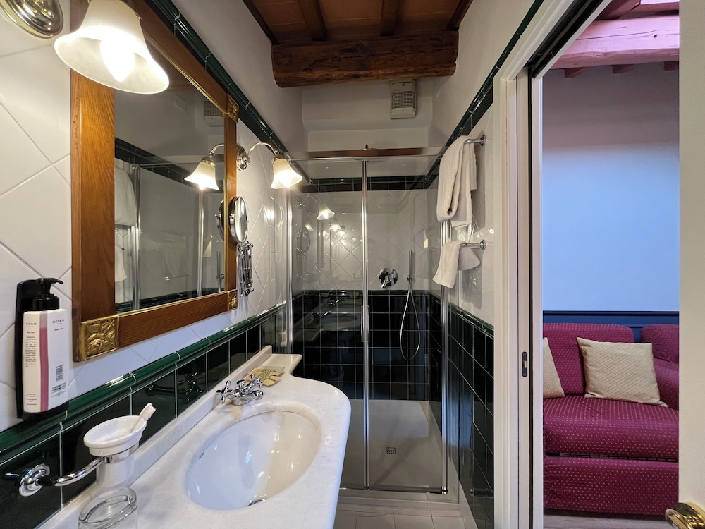 JOIVY Together Florence Secret Nest — Hotel rooms in Florence, Tuscany