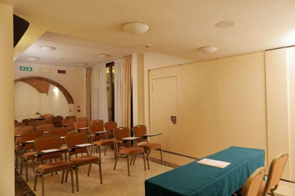 Allegroitalia San Gallo Firenze — Hotel building in Florence, Tuscany