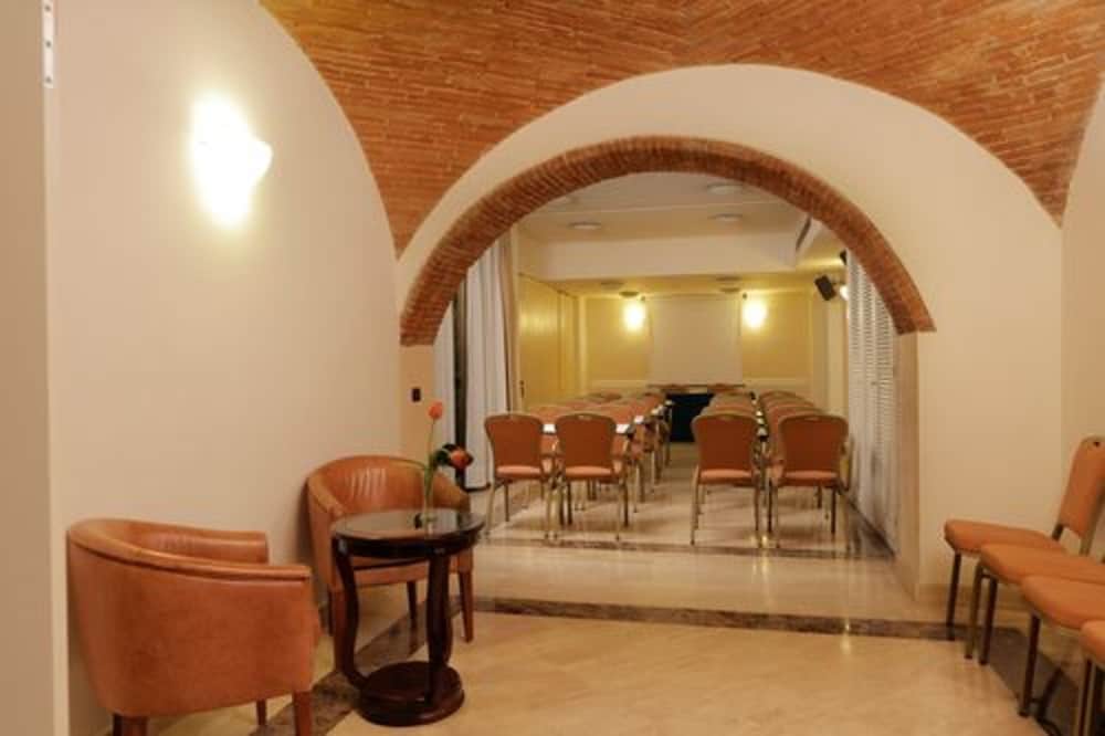 Allegroitalia San Gallo Firenze — Restaurant & bars in Florence, Tuscany