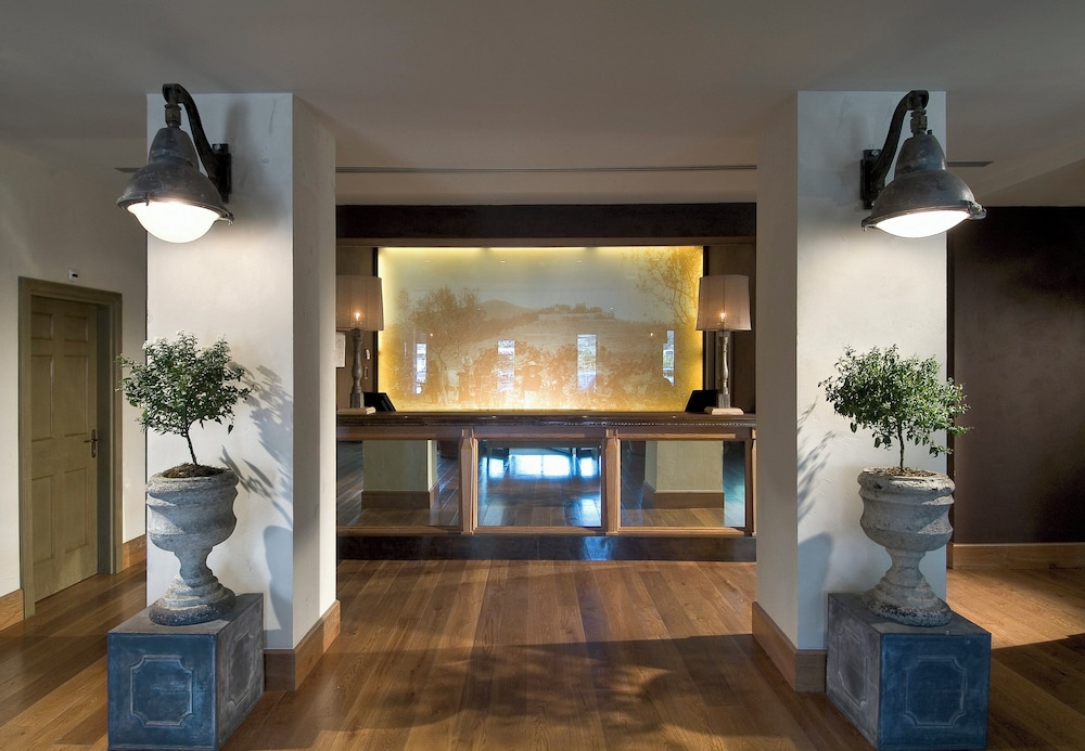 Starhotels Tuscany — Hotel building in Florence, Tuscany