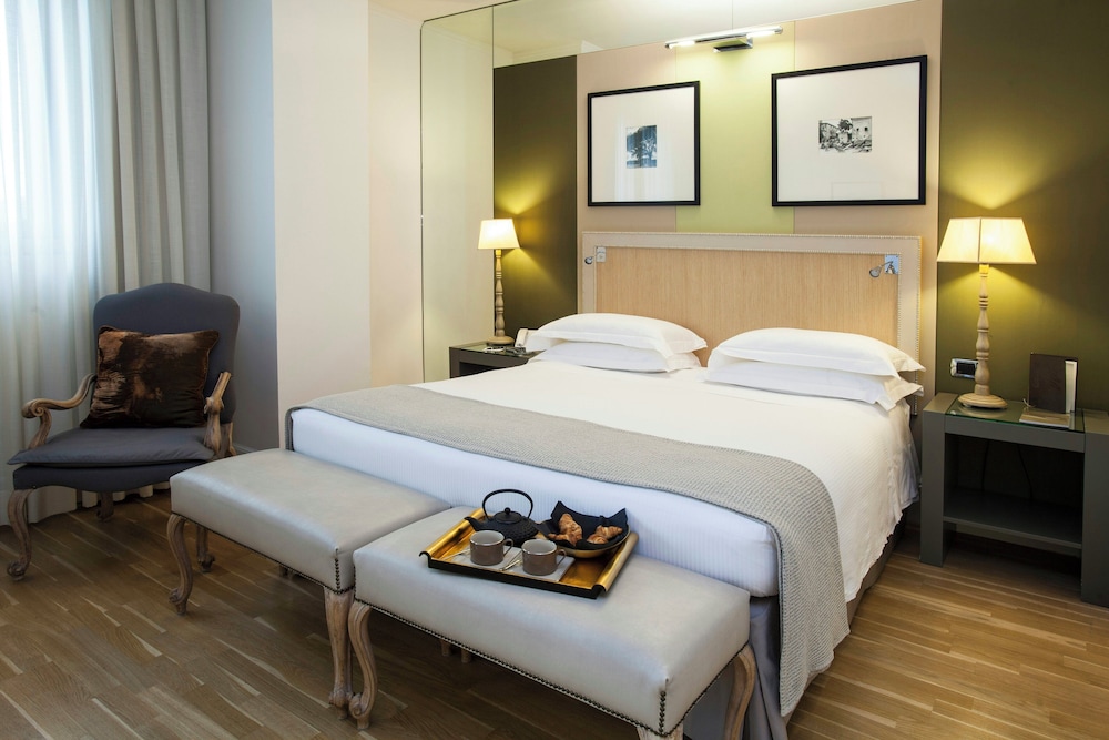 Starhotels Tuscany — Hotel rooms in Florence, Tuscany