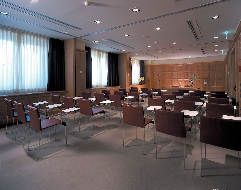 Starhotels Tuscany — Hotel building in Florence, Tuscany