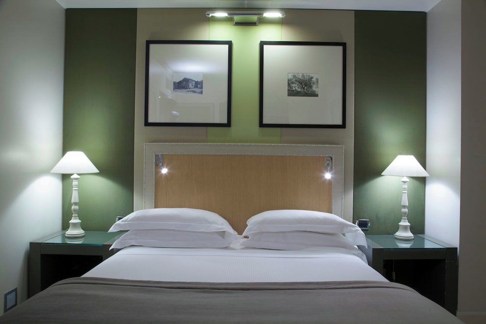 Starhotels Tuscany — Hotel rooms in Florence, Tuscany