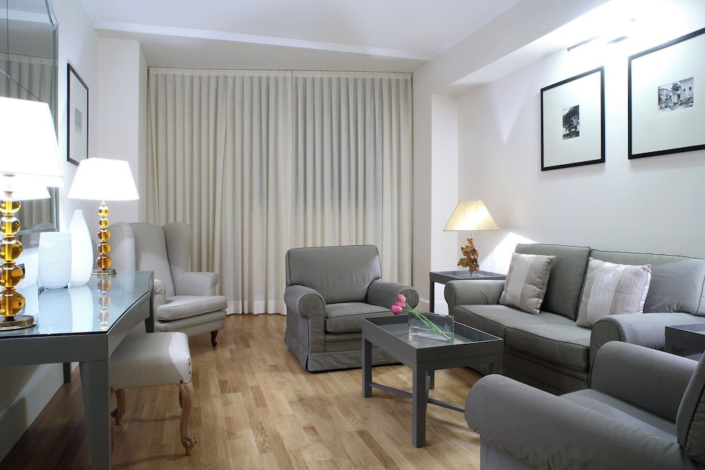 Starhotels Tuscany — Hotel rooms in Florence, Tuscany
