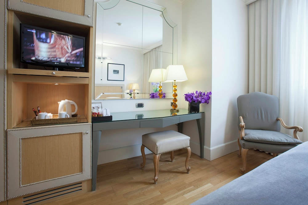 Starhotels Tuscany — Hotel rooms in Florence, Tuscany
