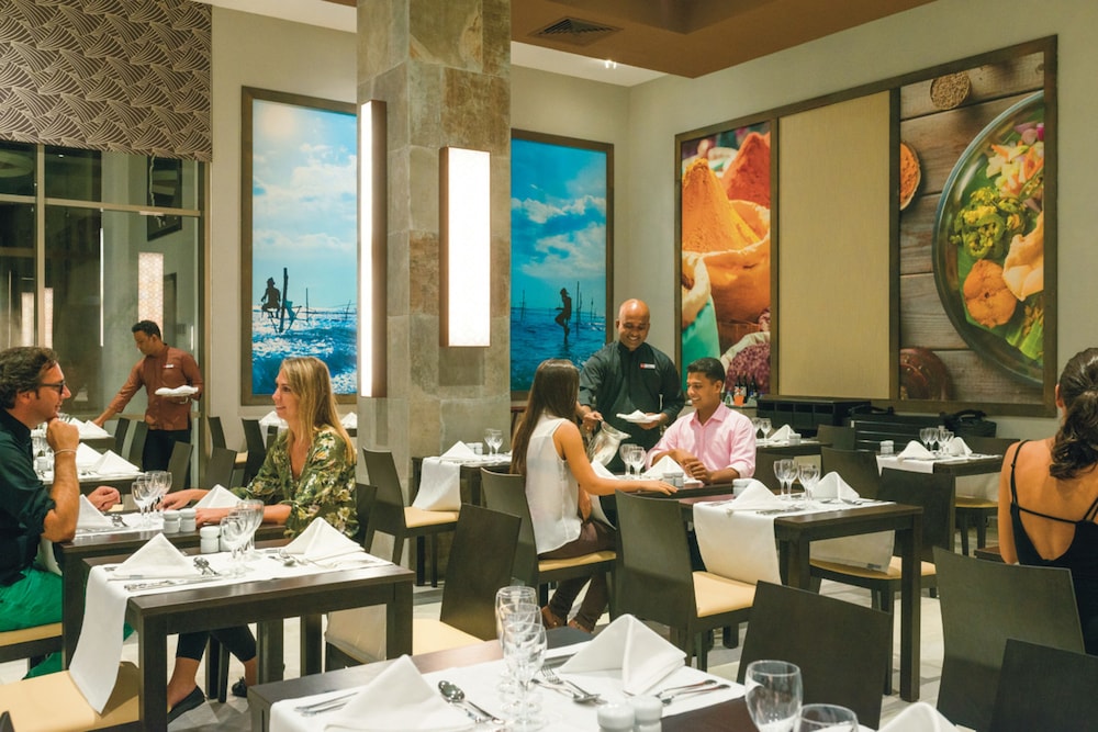 Hotel Riu Sri Lanka - All Inclusive — Restaurant & bars in Ahungalla, Southern Province