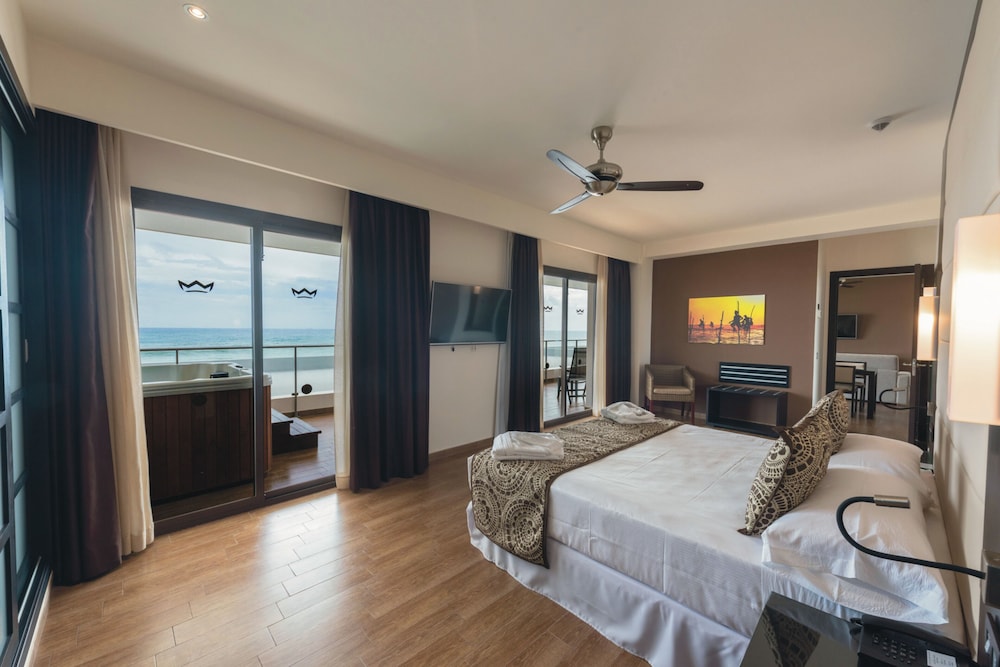 Hotel Riu Sri Lanka - All Inclusive — Hotel rooms in Ahungalla, Southern Province