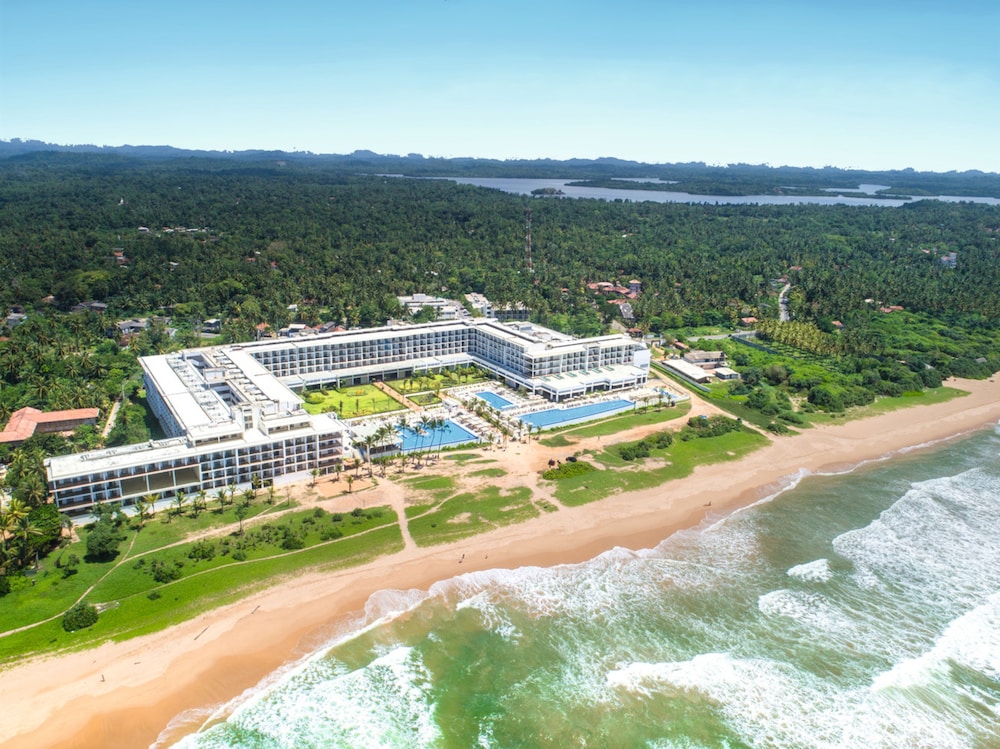 Hotel Riu Sri Lanka - All Inclusive — Hotel building in Ahungalla, Southern Province