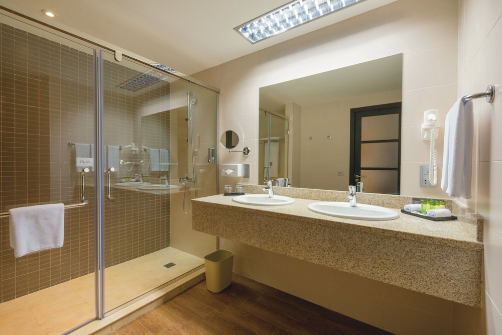 Hotel Riu Sri Lanka - All Inclusive — Hotel rooms in Ahungalla, Southern Province