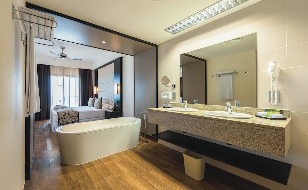 Hotel Riu Sri Lanka - All Inclusive — Hotel rooms in Ahungalla, Southern Province