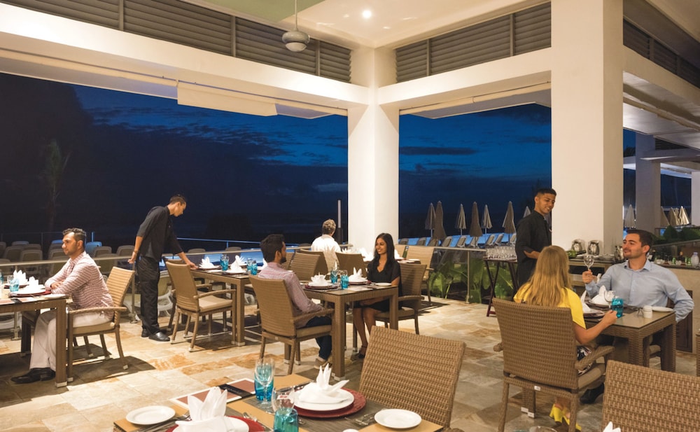 Hotel Riu Sri Lanka - All Inclusive — Restaurant & bars in Ahungalla, Southern Province