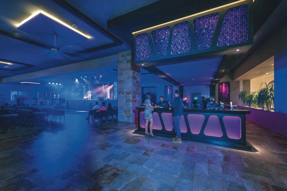 Hotel Riu Sri Lanka - All Inclusive — Restaurant & bars in Ahungalla, Southern Province