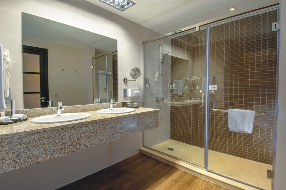 Hotel Riu Sri Lanka - All Inclusive — Hotel rooms in Ahungalla, Southern Province