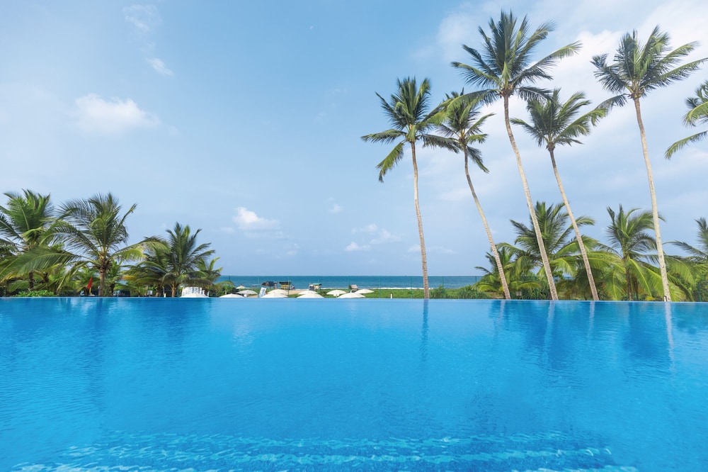 Hotel Riu Sri Lanka - All Inclusive — Swimming pool in Ahungalla, Southern Province