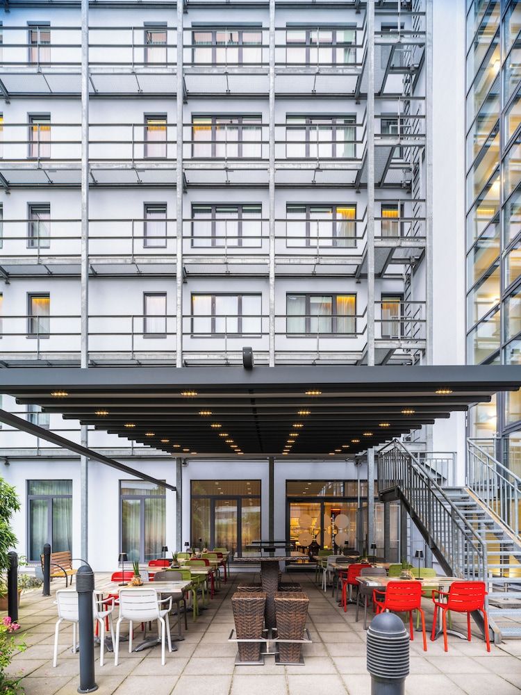 Novotel Suites Wien City Donau - zdjęcie 2