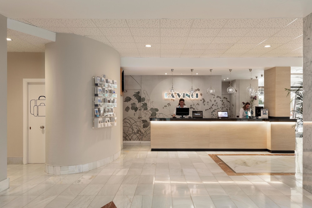 Hotel Best Da Vinci — Hotel building in Salou, Catalonia