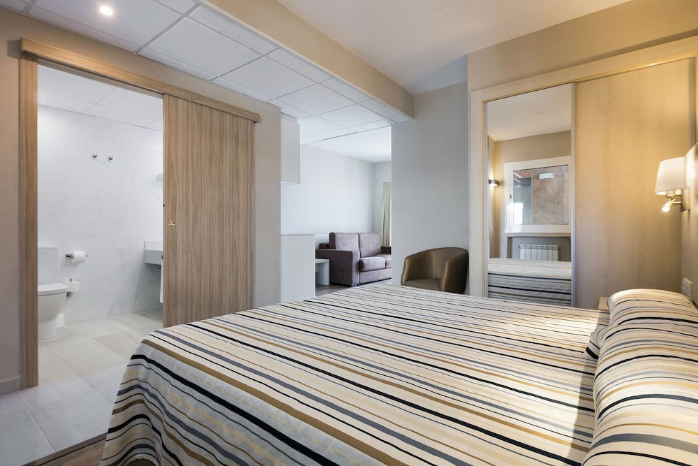 Hotel Best Da Vinci — Hotel rooms in Salou, Catalonia