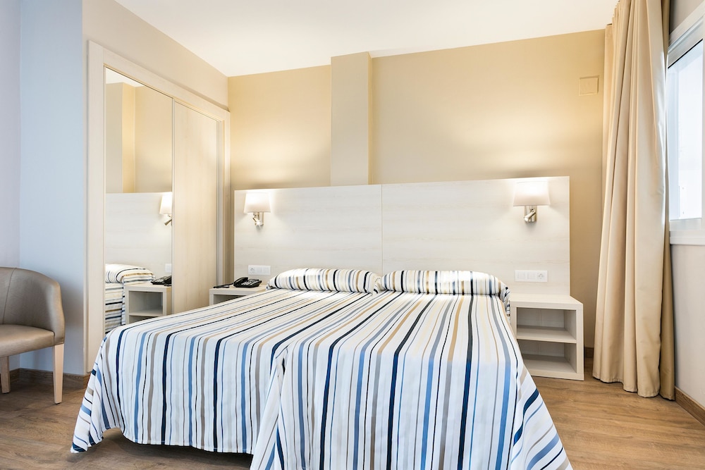 Hotel Best Da Vinci — Hotel rooms in Salou, Catalonia