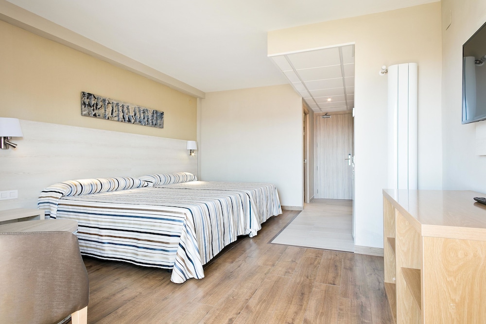 Hotel Best Da Vinci — Hotel rooms in Salou, Catalonia