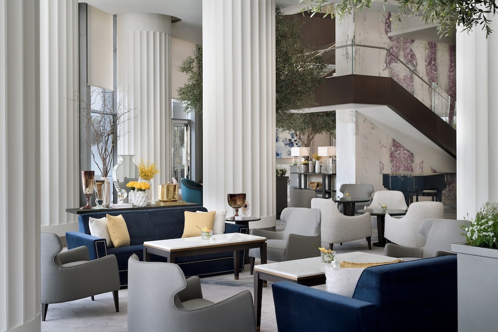 Address Downtown — Hotel building in Dubai