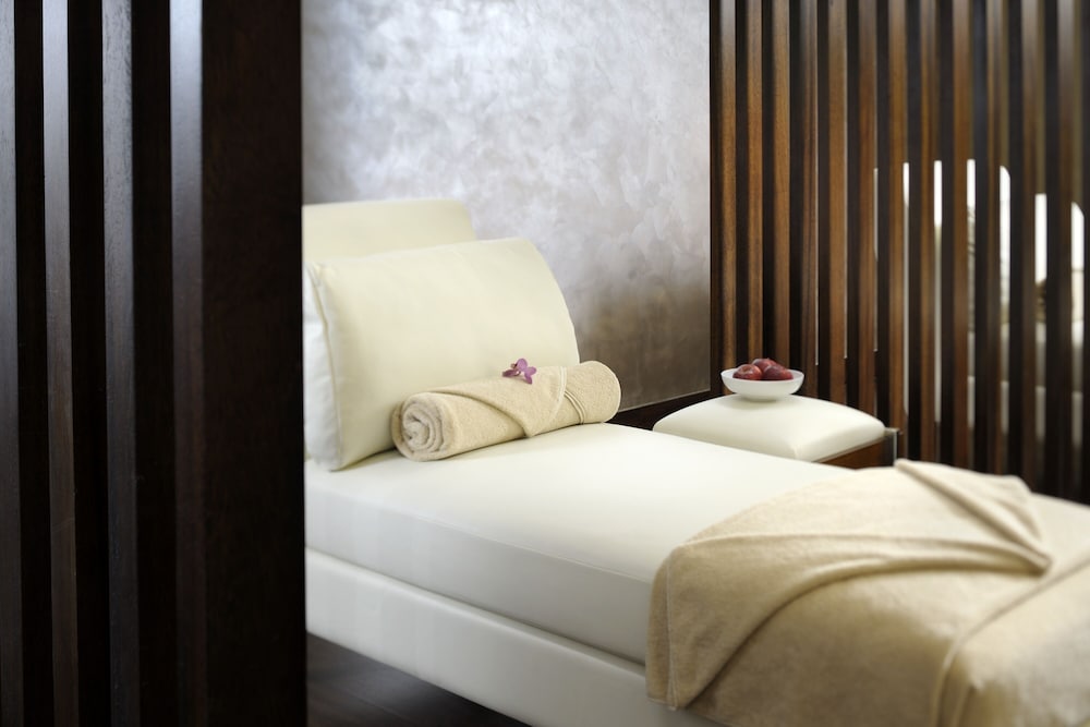 JW Marriott Hotel Marina — Facilities in Dubai