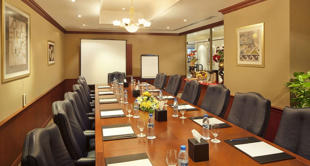 Admiral Plaza Hotel Dubai — Hotel building in Dubai
