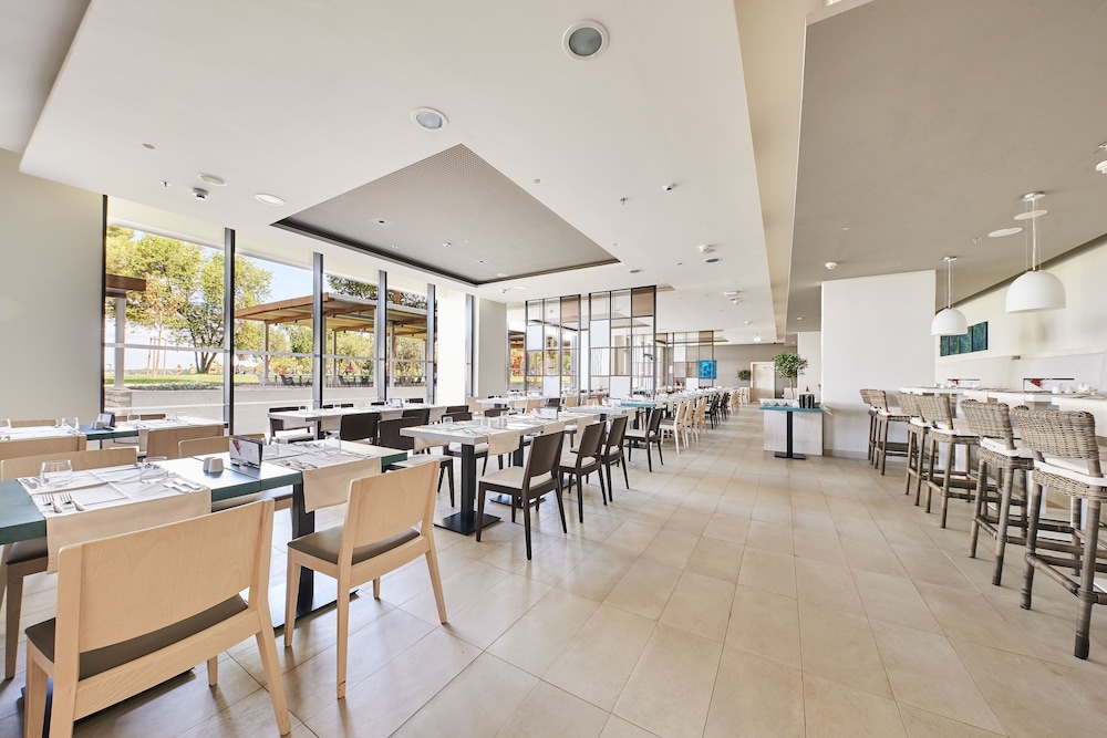 Hotel Sipar Plava Laguna — Restaurant & bars in Umag, Istria