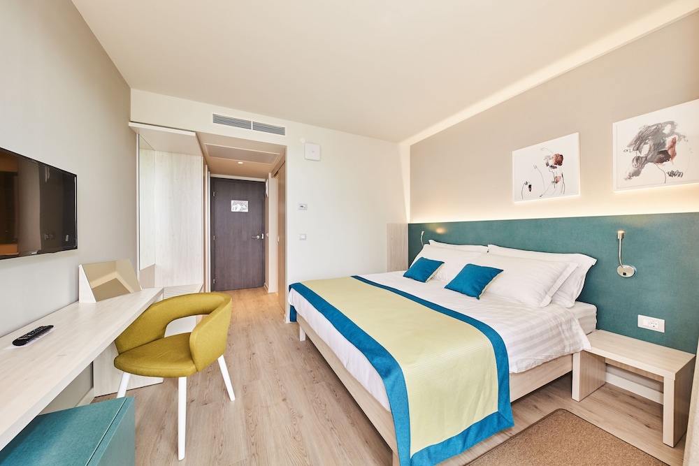 Hotel Sipar Plava Laguna — Hotel rooms in Umag, Istria