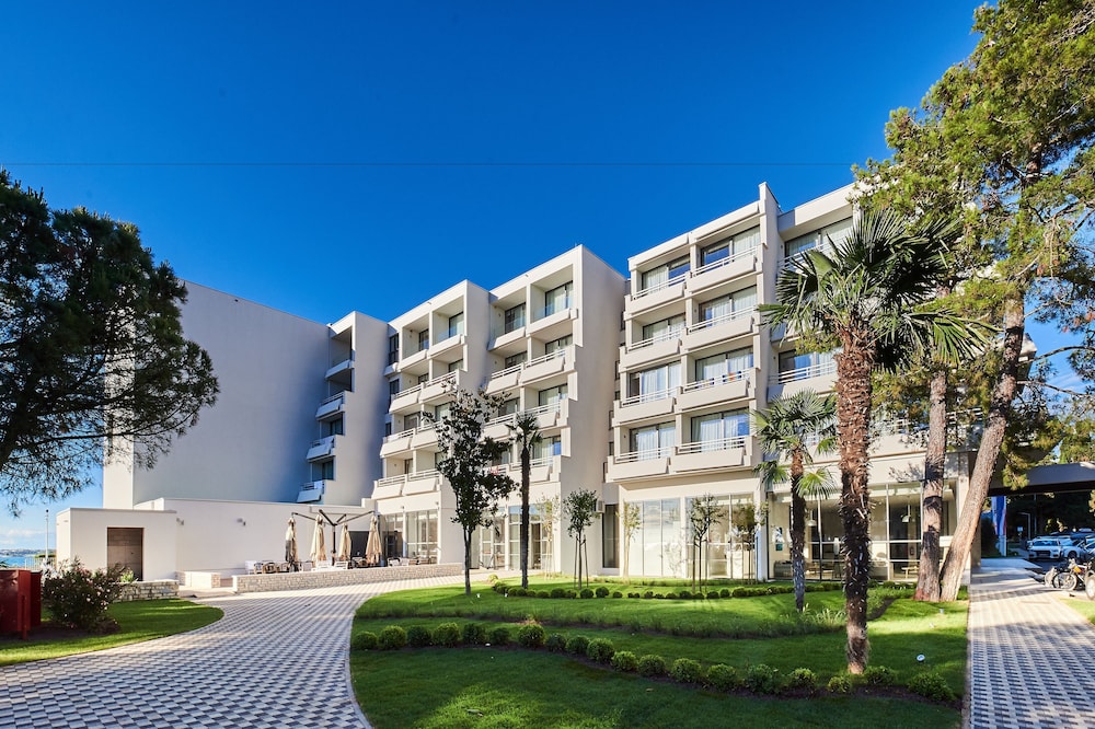 Hotel Sipar Plava Laguna — Hotel building in Umag, Istria
