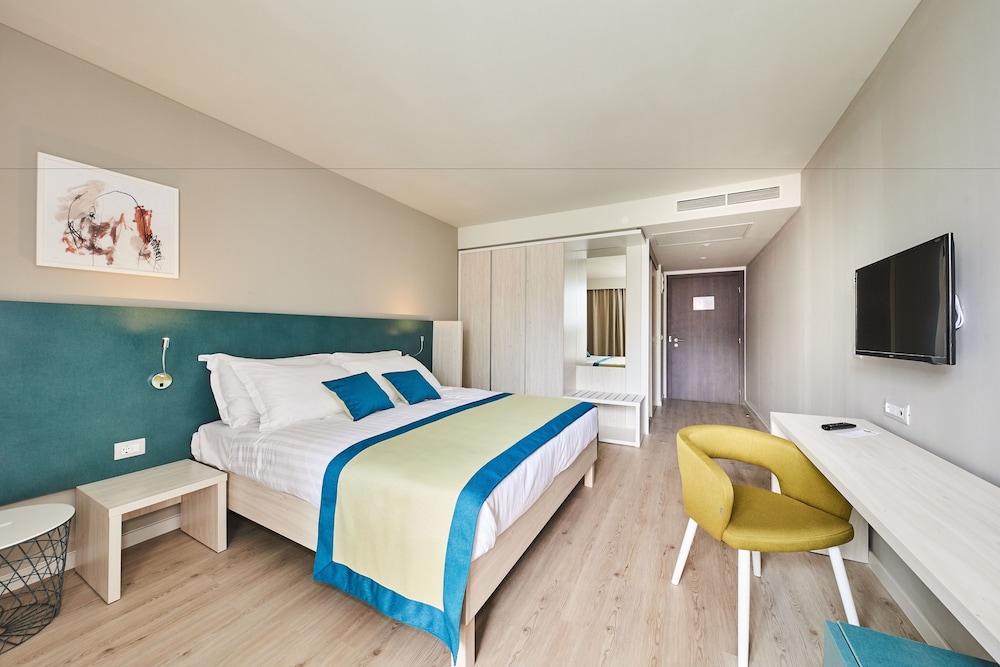 Hotel Sipar Plava Laguna — Hotel rooms in Umag, Istria