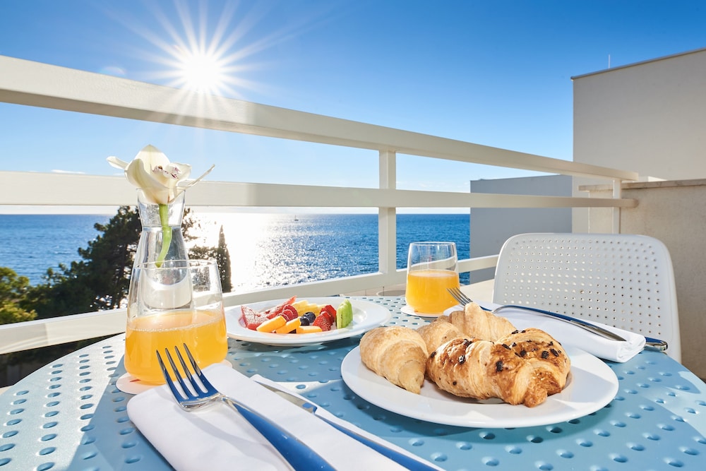 Hotel Sipar Plava Laguna — Hotel rooms in Umag, Istria