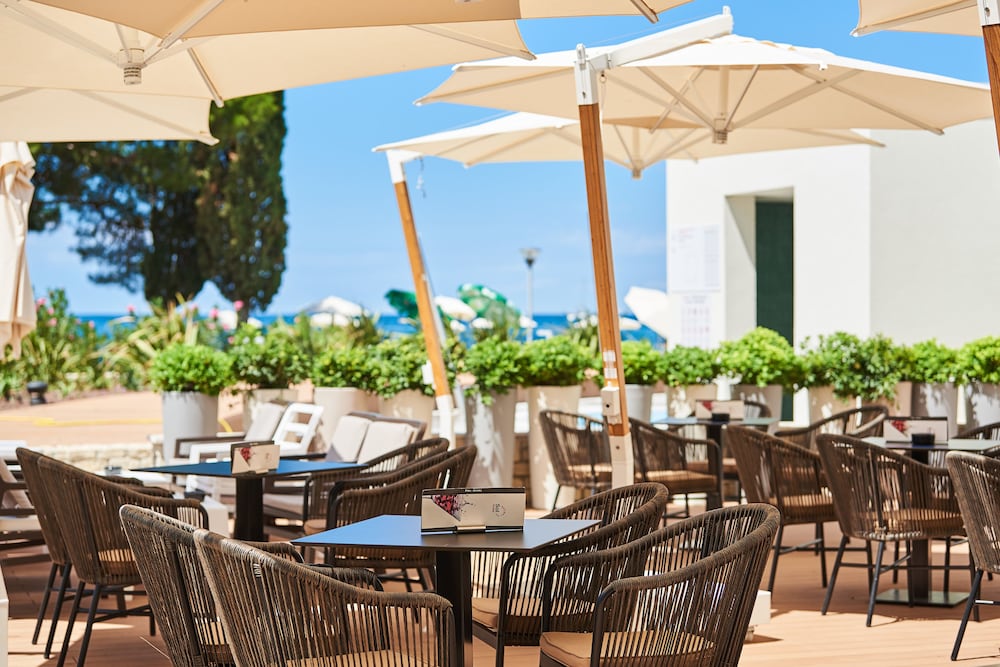 Hotel Sipar Plava Laguna — Restaurant & bars in Umag, Istria