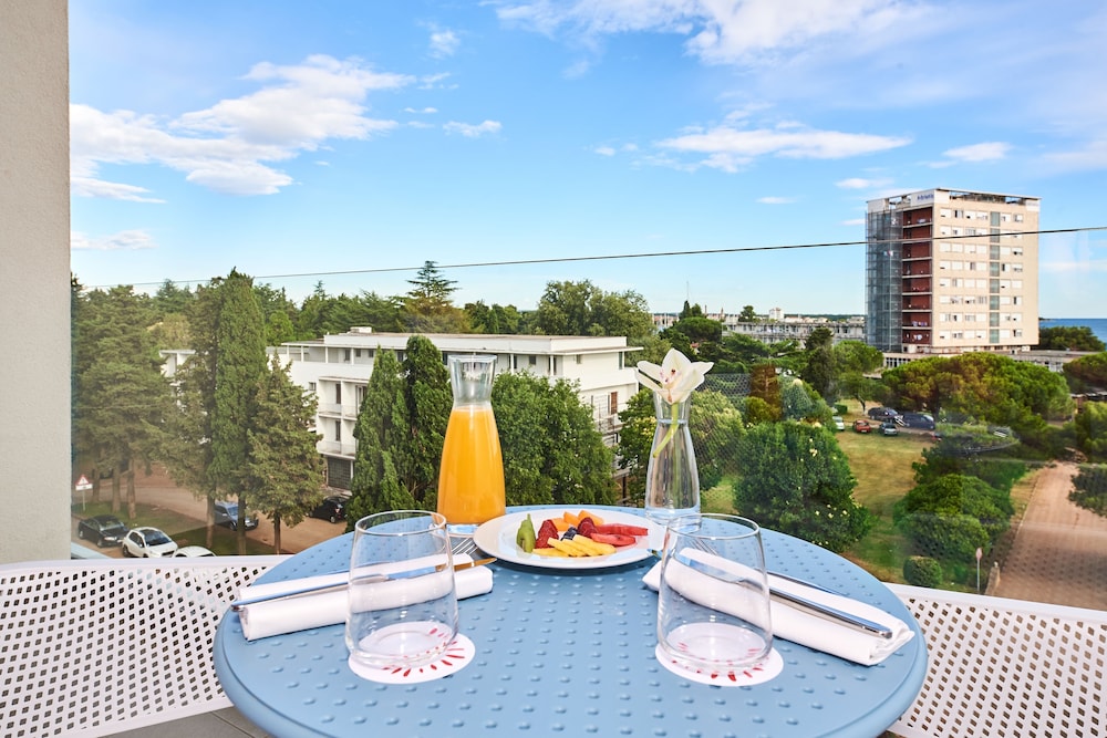 Hotel Sipar Plava Laguna — Hotel building in Umag, Istria