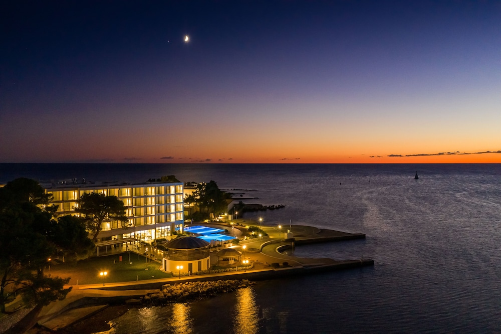 Hotel Sipar Plava Laguna — Hotel building in Umag, Istria