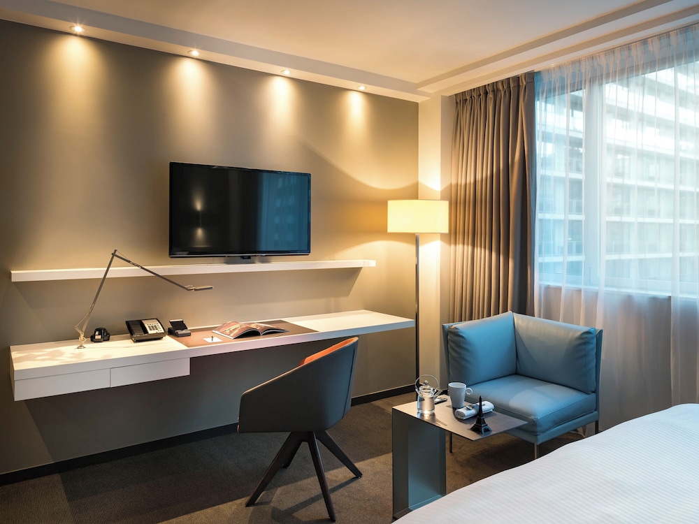 Pullman Paris Tour Eiffel — Hotel rooms in Paris, Ile-de-France