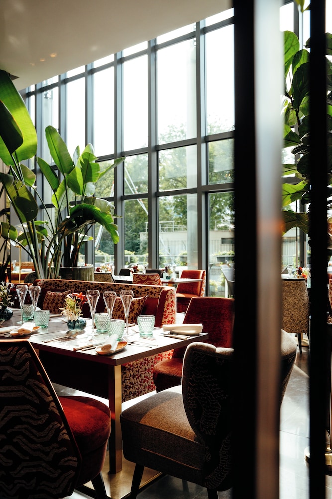 Pullman Paris Tour Eiffel — Restaurant & bars in Paris, Ile-de-France