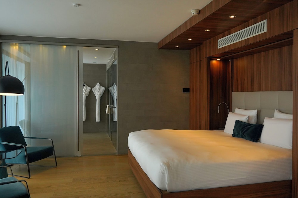 Pullman Paris Tour Eiffel — Hotel rooms in Paris, Ile-de-France