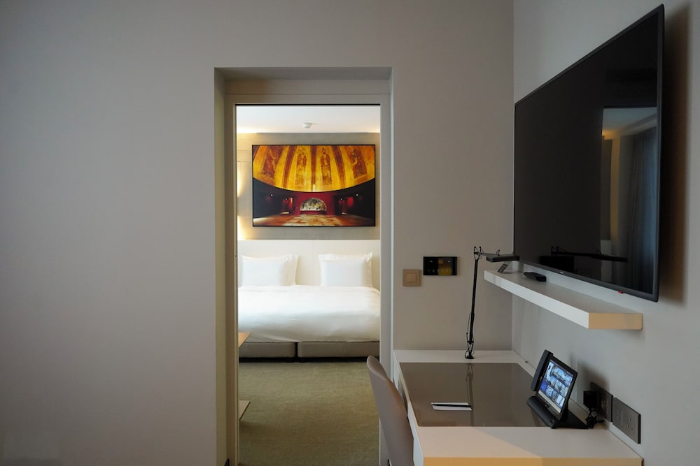 Pullman Paris Tour Eiffel — Hotel rooms in Paris, Ile-de-France