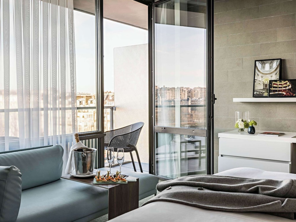 Pullman Paris Tour Eiffel — Hotel rooms in Paris, Ile-de-France